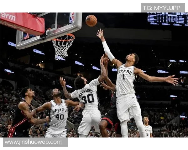 少林功夫震撼全场 文班或成MVP 马刺季后赛前景可期 少林功夫震撼全场 文班或成MVP 马刺季后赛前景可期